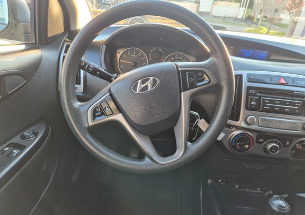 Hyundai i20 cena 23900 przebieg: 139460, rok produkcji 2013 z Zgierz małe 301